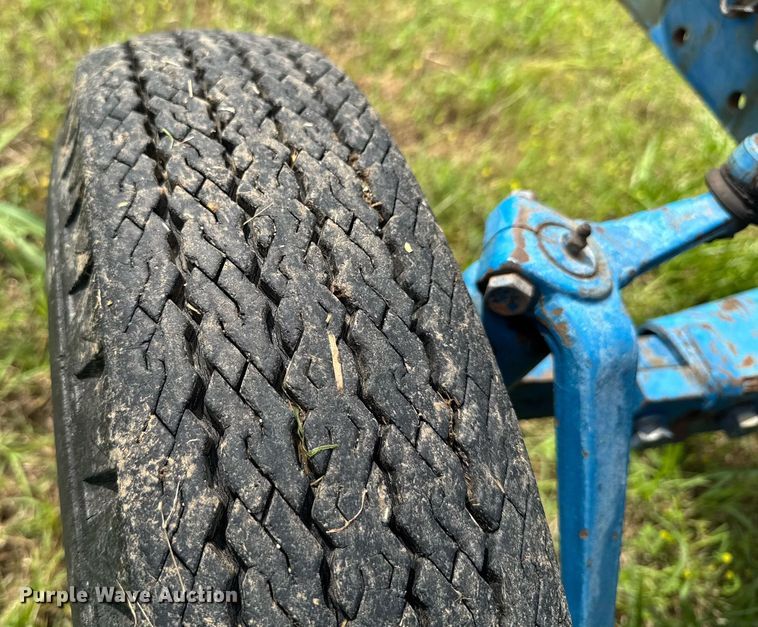 image for item DU9807 Ford 1910 tractor