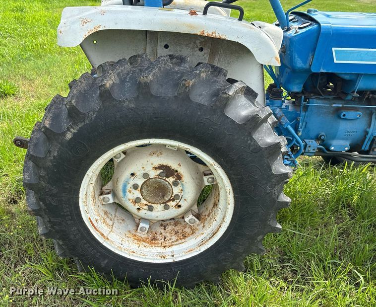image for item DU9807 Ford 1910 tractor