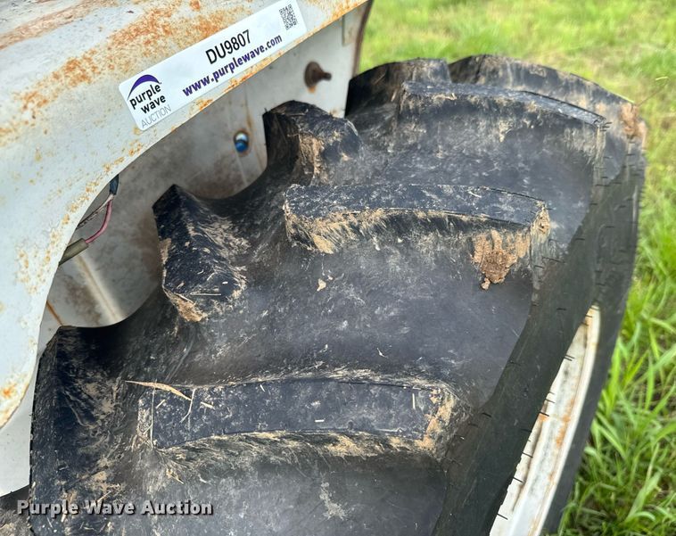 image for item DU9807 Ford 1910 tractor