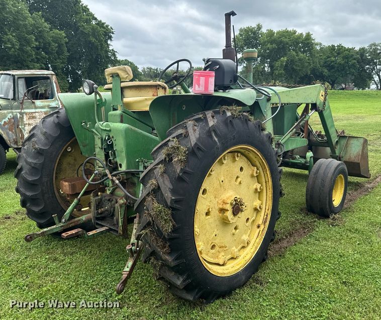 image for item DU9824 1965 John Deere 3020 tractor