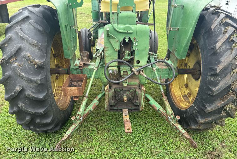 image for item DU9824 1965 John Deere 3020 tractor