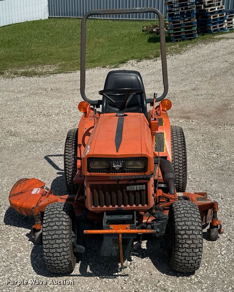 image for item DU9859 Kubota B7200 MFWD tractor