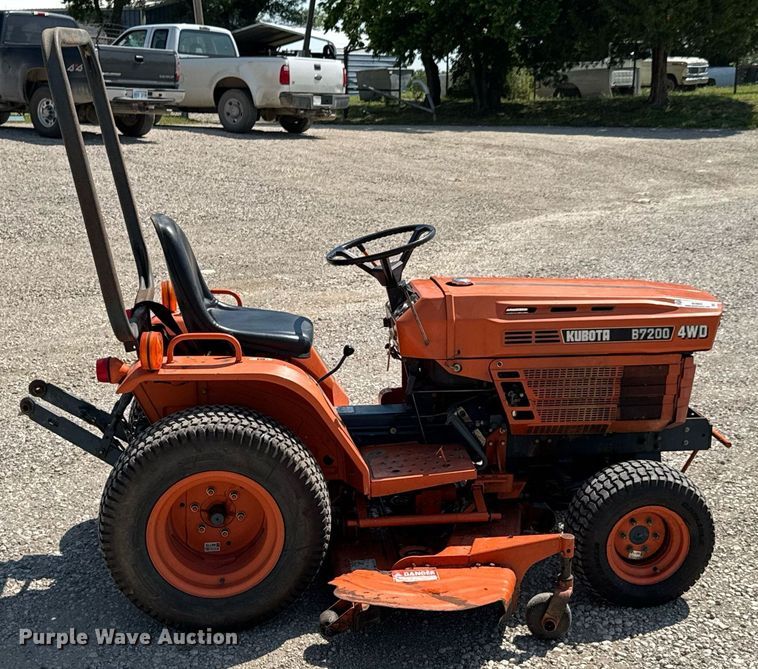 image for item DU9859 Kubota B7200 MFWD tractor