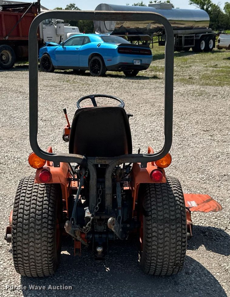 image for item DU9859 Kubota B7200 MFWD tractor