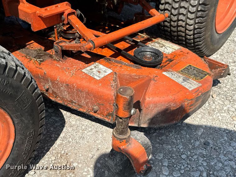 image for item DU9859 Kubota B7200 MFWD tractor