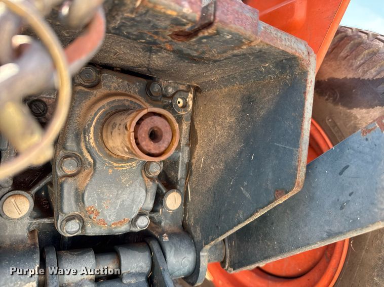 image for item DU9859 Kubota B7200 MFWD tractor