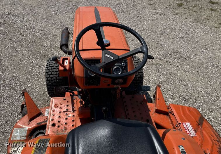 image for item DU9859 Kubota B7200 MFWD tractor