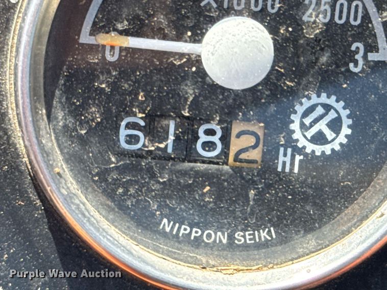 image for item DU9859 Kubota B7200 MFWD tractor