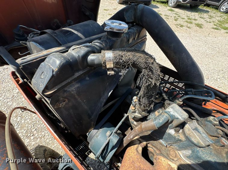 image for item DU9859 Kubota B7200 MFWD tractor