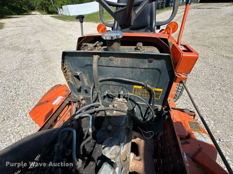 image for item DU9859 Kubota B7200 MFWD tractor