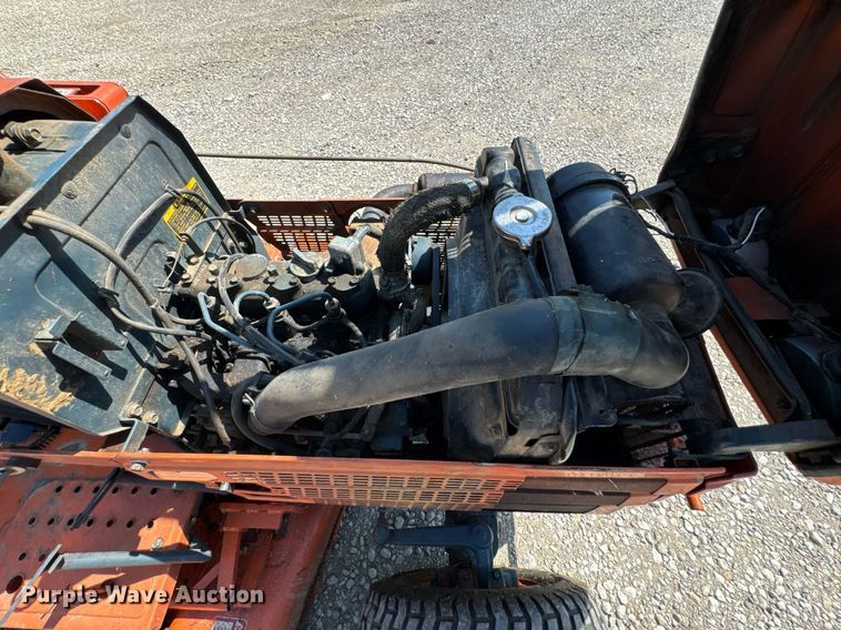 image for item DU9859 Kubota B7200 MFWD tractor