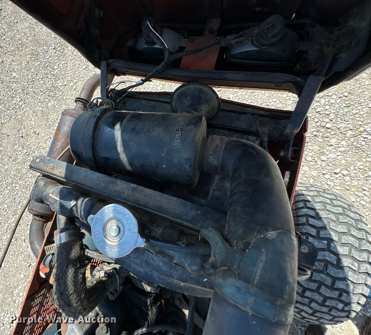 image for item DU9859 Kubota B7200 MFWD tractor