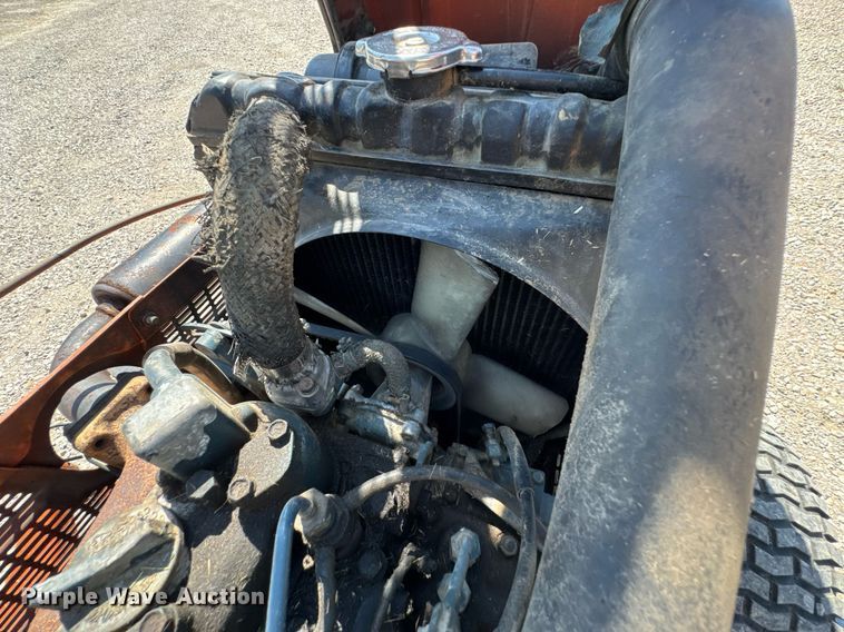 image for item DU9859 Kubota B7200 MFWD tractor