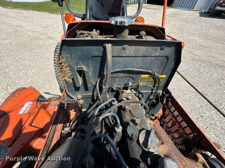 image for item DU9859 Kubota B7200 MFWD tractor