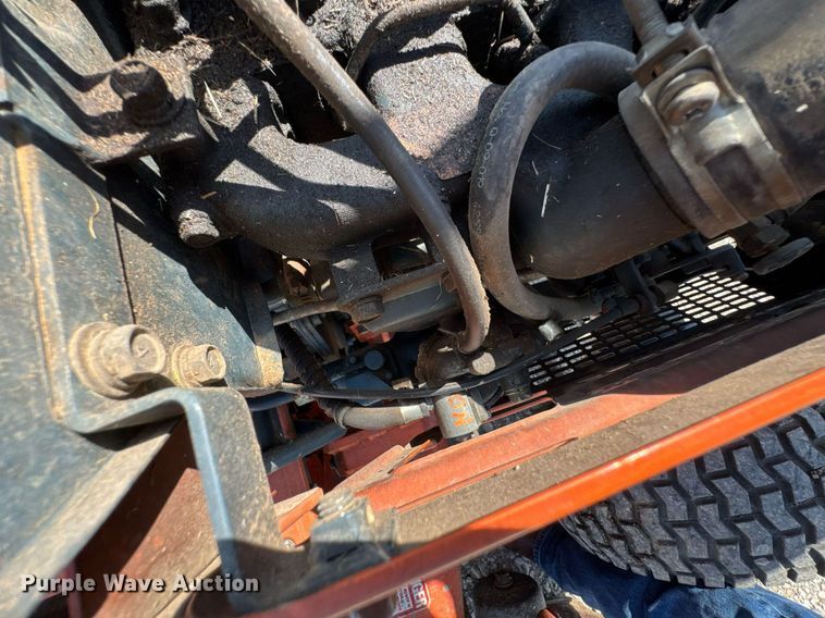 image for item DU9859 Kubota B7200 MFWD tractor