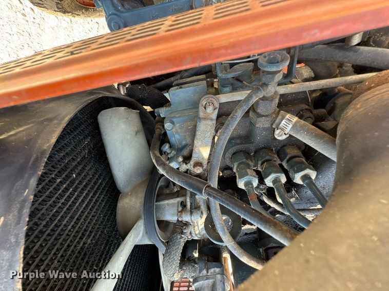 image for item DU9859 Kubota B7200 MFWD tractor