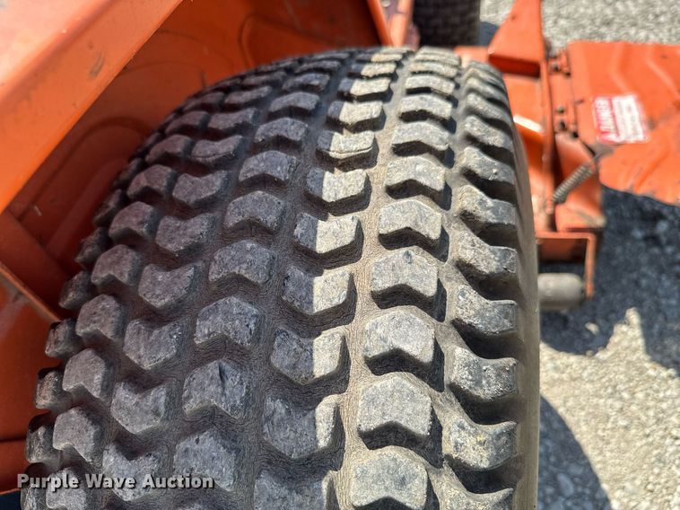 image for item DU9859 Kubota B7200 MFWD tractor