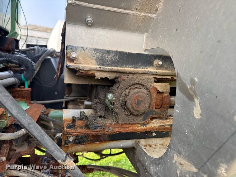 image for item DV4169 2015 John Deere R4045 spreader