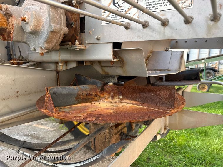 image for item DV4169 2015 John Deere R4045 spreader