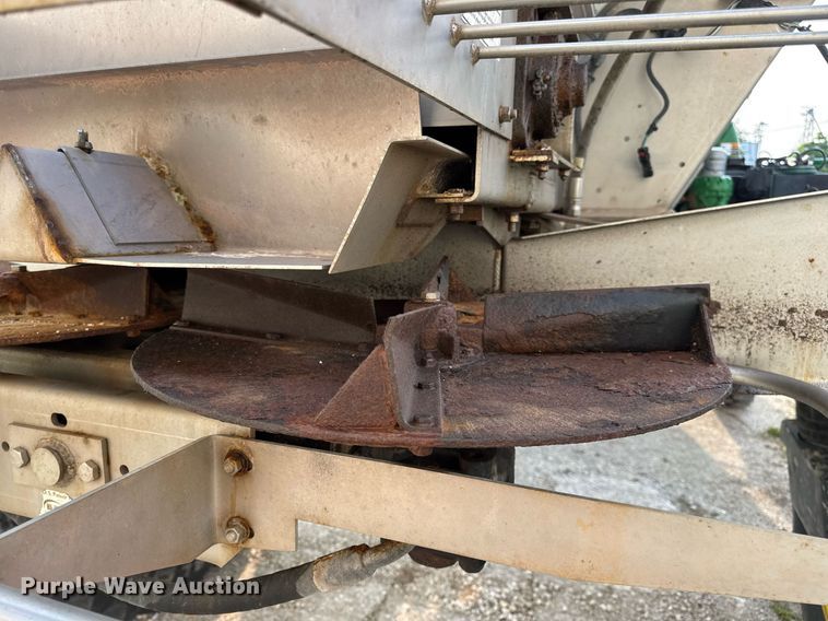 image for item DV4169 2015 John Deere R4045 spreader