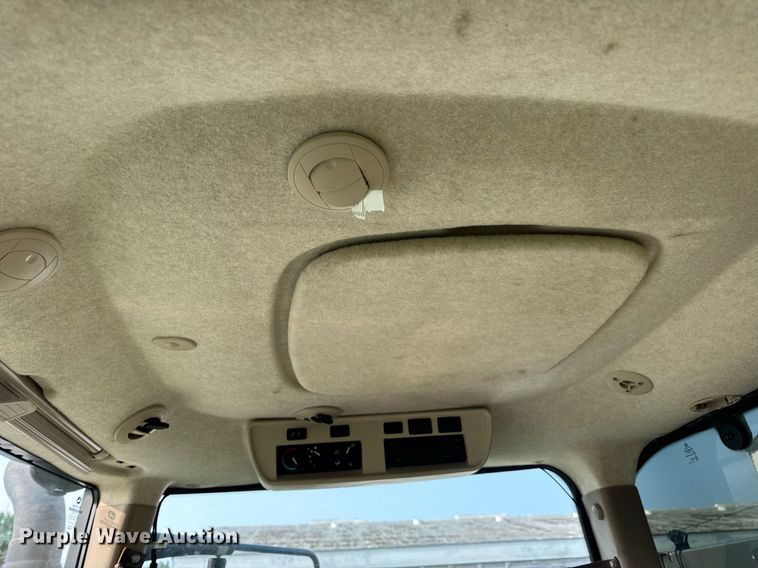 image for item DV4169 2015 John Deere R4045 spreader