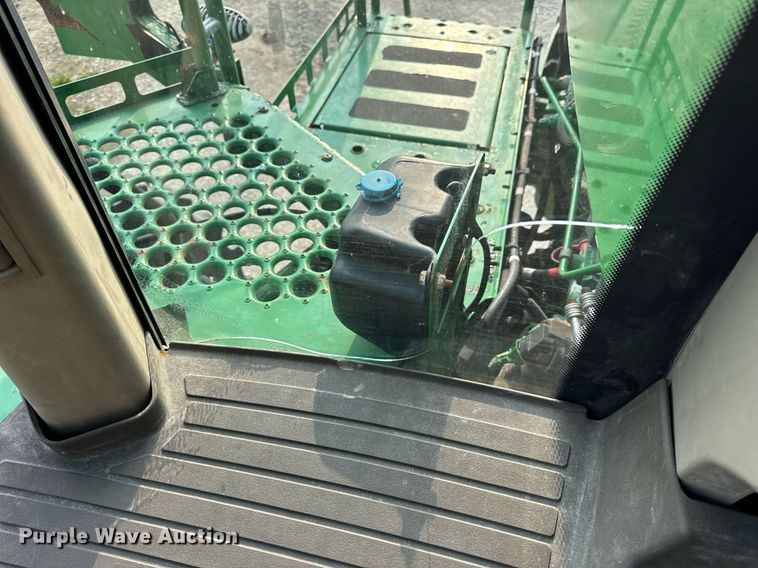 image for item DV4169 2015 John Deere R4045 spreader