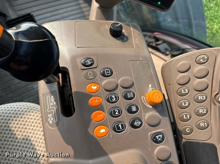 image for item DV4169 2015 John Deere R4045 spreader