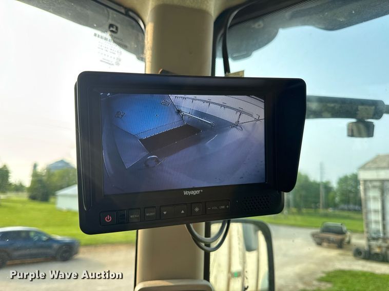 image for item DV4169 2015 John Deere R4045 spreader