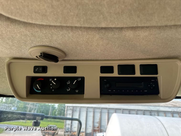 image for item DV4169 2015 John Deere R4045 spreader