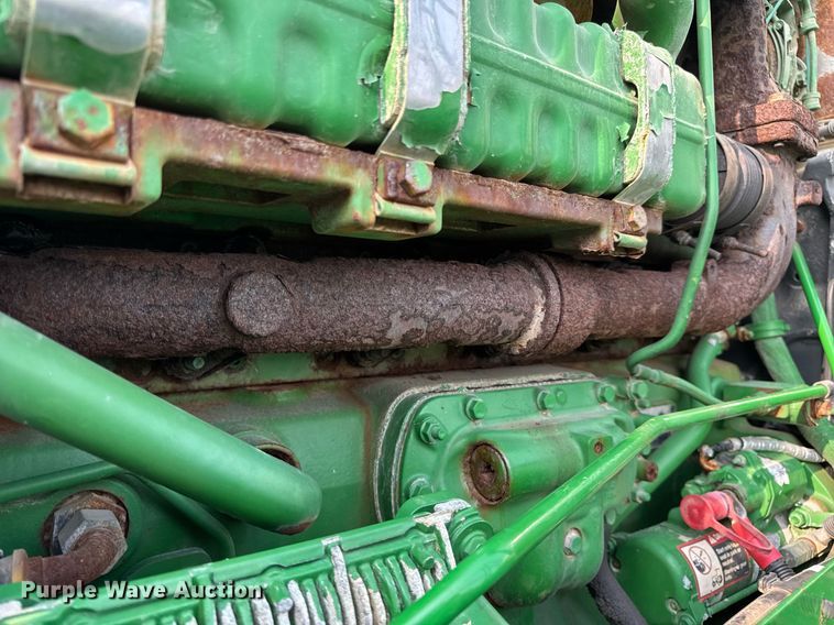 image for item DV4169 2015 John Deere R4045 spreader