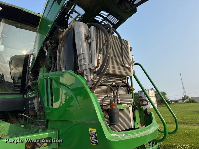 image for item DV4169 2015 John Deere R4045 spreader