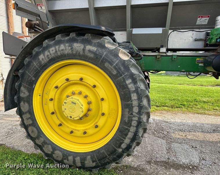 image for item DV4169 2015 John Deere R4045 spreader