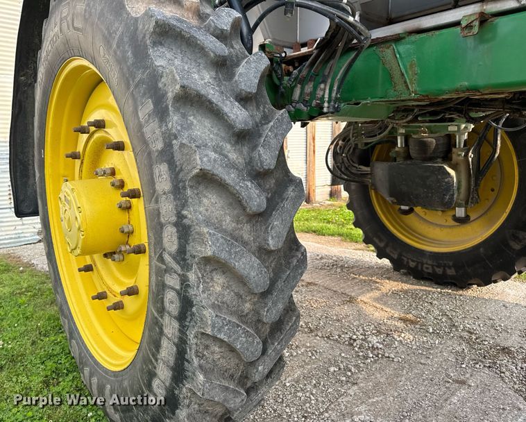 image for item DV4169 2015 John Deere R4045 spreader