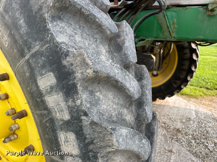 image for item DV4169 2015 John Deere R4045 spreader