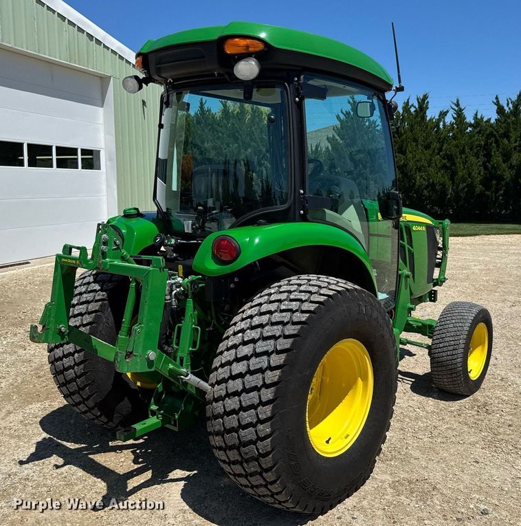 image for item DY0140 2018 John Deere 4044R MFWD tractor
