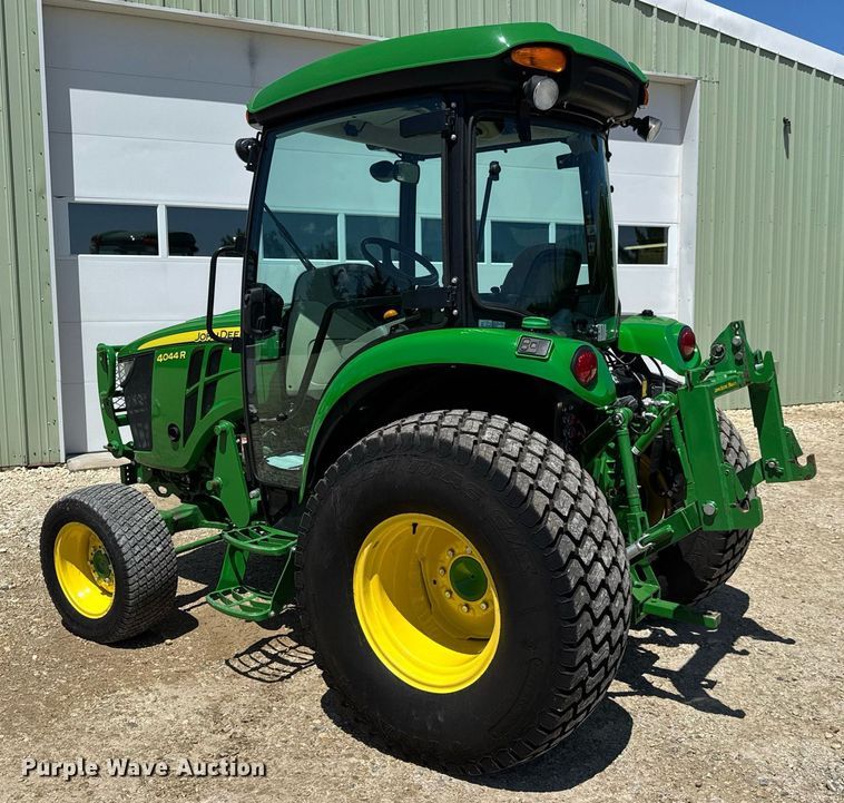 image for item DY0140 2018 John Deere 4044R MFWD tractor