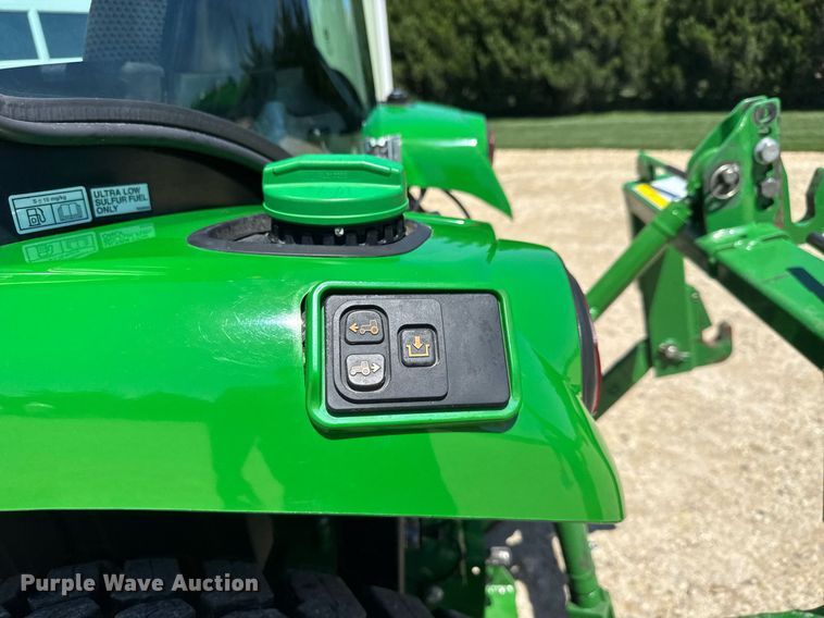 image for item DY0140 2018 John Deere 4044R MFWD tractor