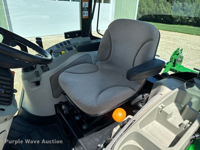 image for item DY0140 2018 John Deere 4044R MFWD tractor