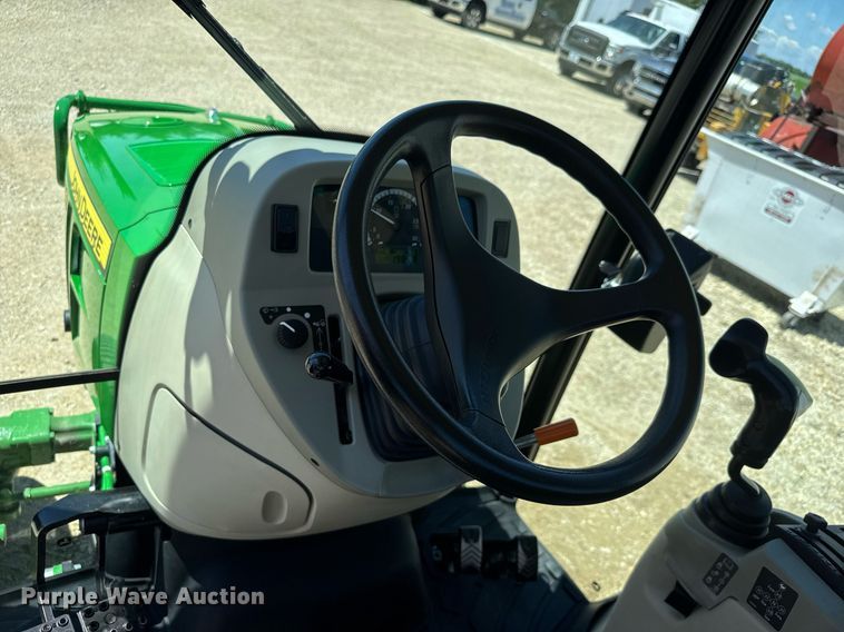 image for item DY0140 2018 John Deere 4044R MFWD tractor