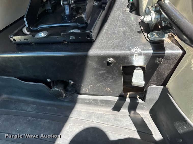 image for item DY0140 2018 John Deere 4044R MFWD tractor