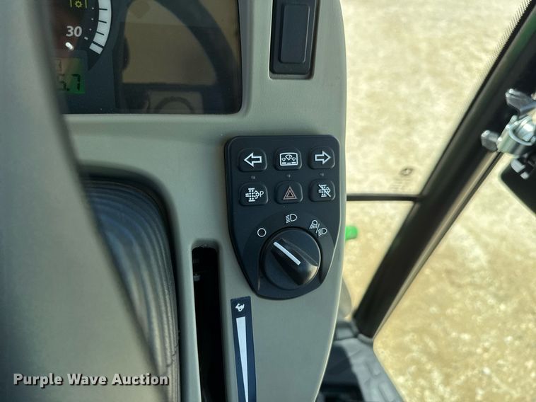 image for item DY0140 2018 John Deere 4044R MFWD tractor