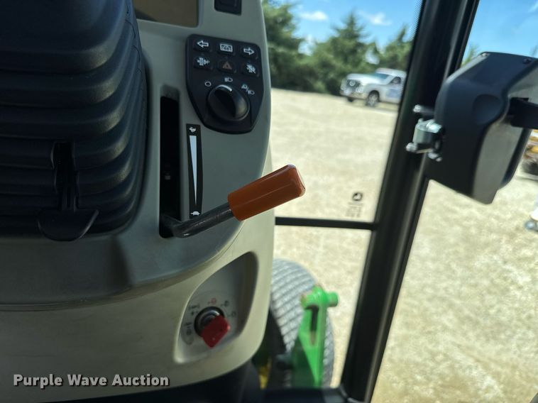 image for item DY0140 2018 John Deere 4044R MFWD tractor