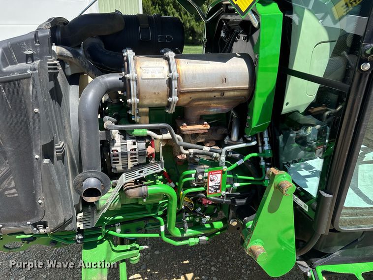 image for item DY0140 2018 John Deere 4044R MFWD tractor