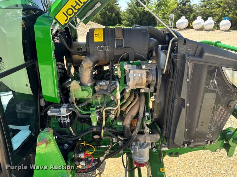 image for item DY0140 2018 John Deere 4044R MFWD tractor