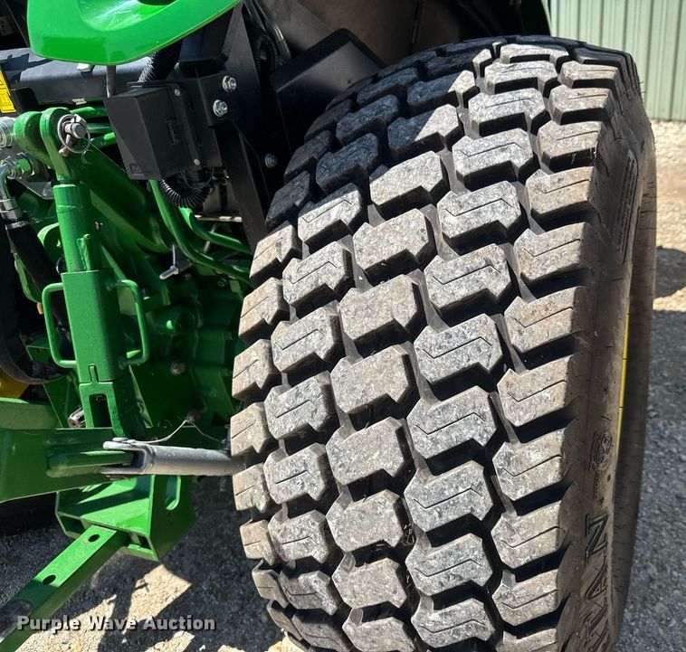 image for item DY0140 2018 John Deere 4044R MFWD tractor