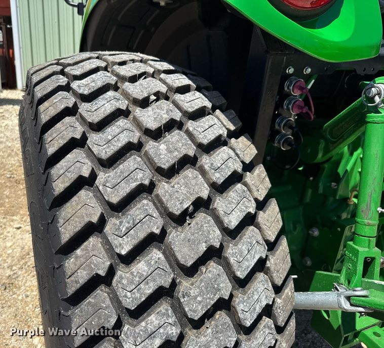 image for item DY0140 2018 John Deere 4044R MFWD tractor