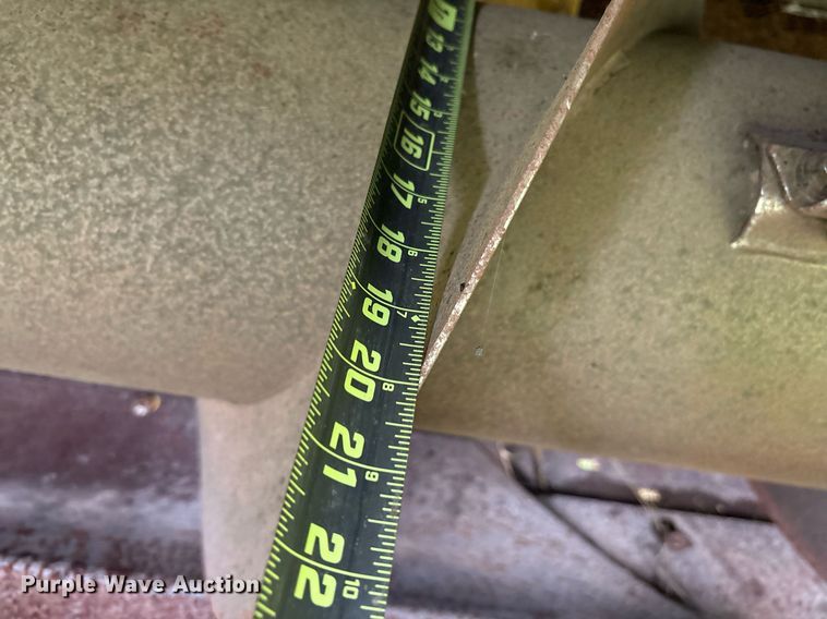 image for item DY0539 1999 New Holland HW340 swather / windrower