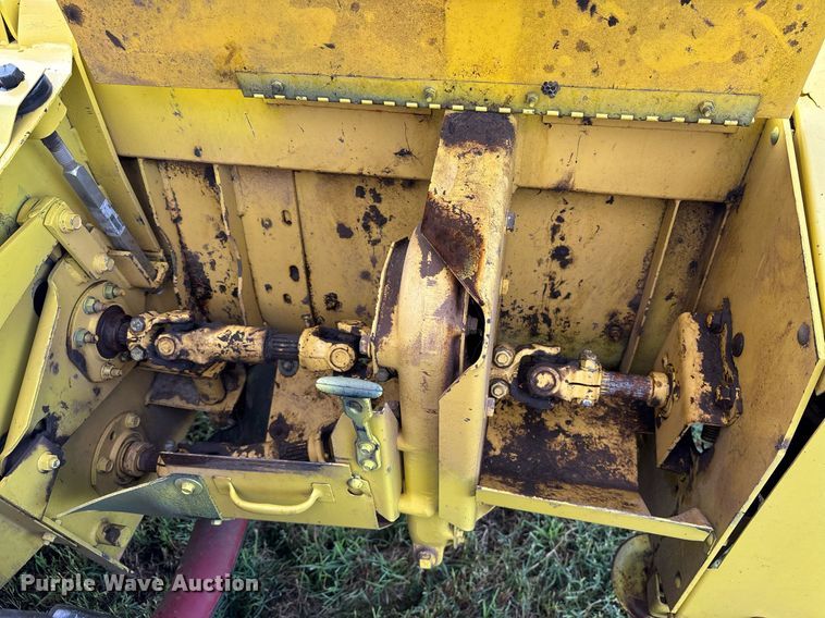 image for item DY0539 1999 New Holland HW340 swather / windrower