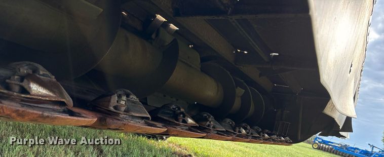 image for item DY0539 1999 New Holland HW340 swather / windrower