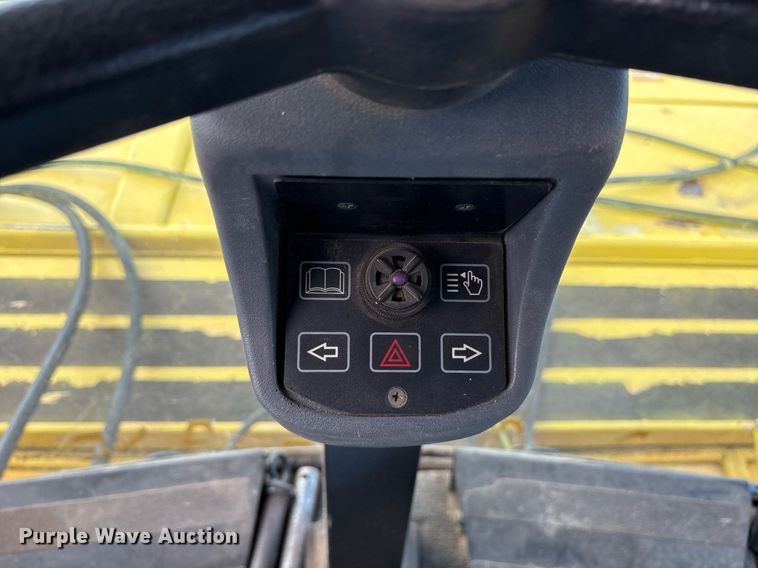 image for item DY0539 1999 New Holland HW340 swather / windrower